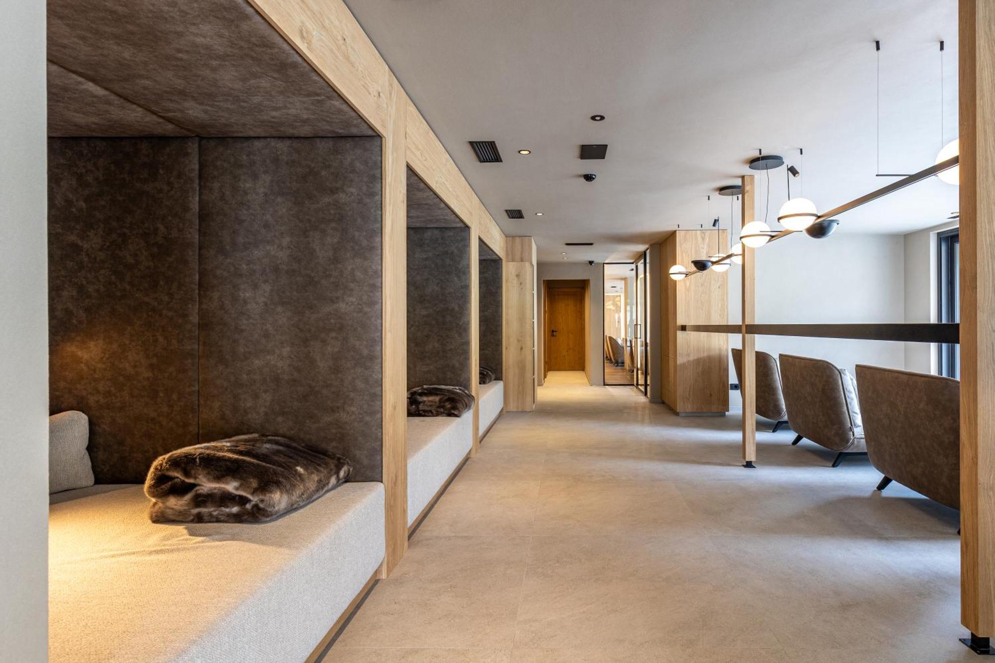 Paradise Hotel 4*