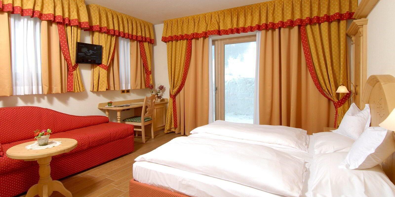 Paradiso 4*