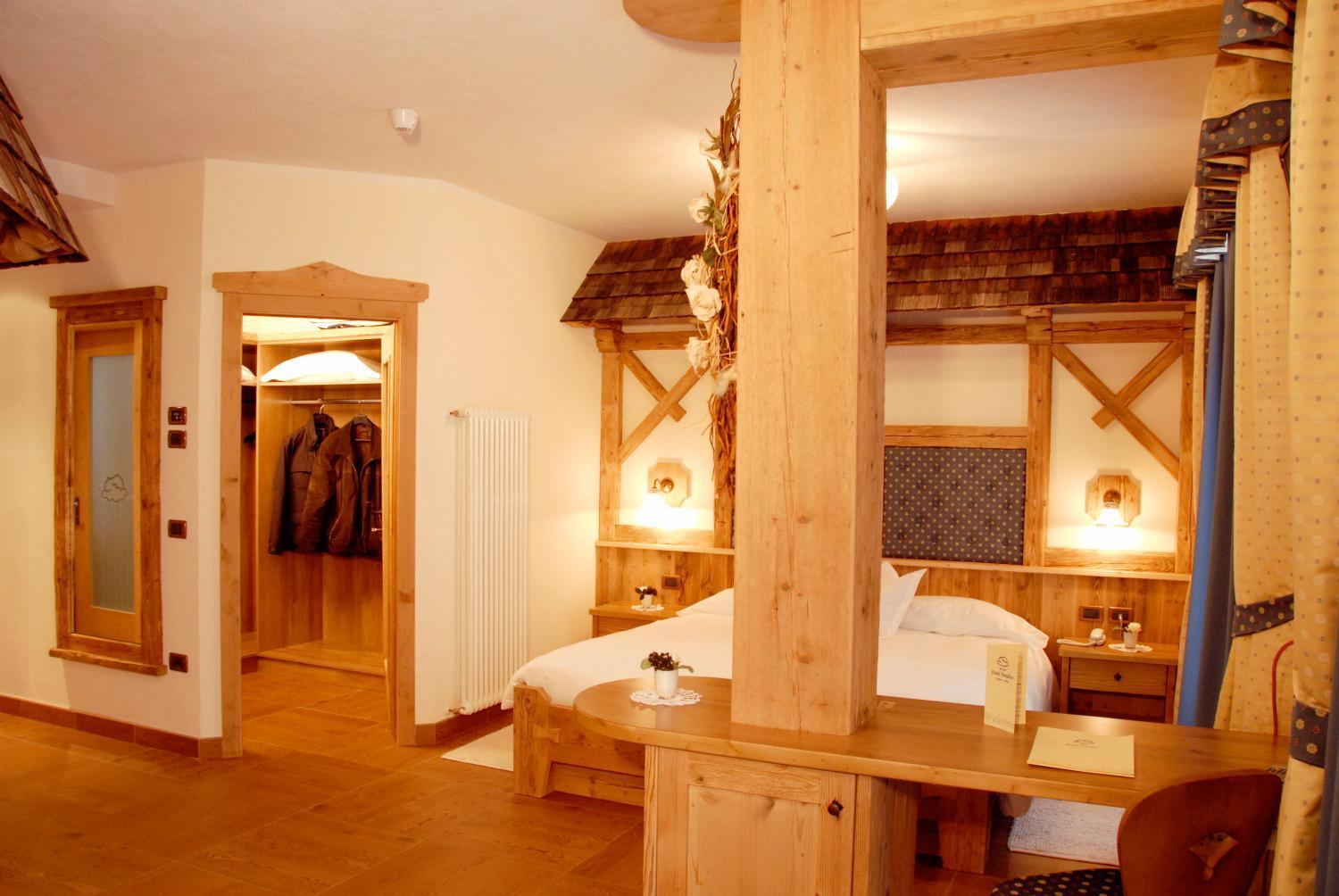 Paradiso Hotel 4*