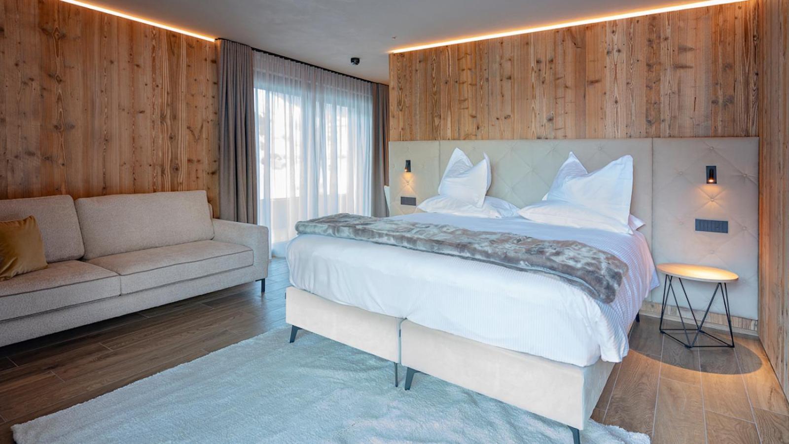 Paradiso 4*
