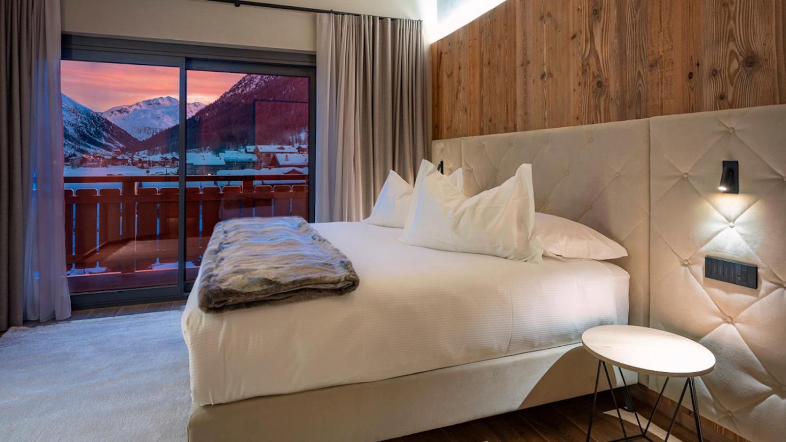Paradise Hotel 4*
