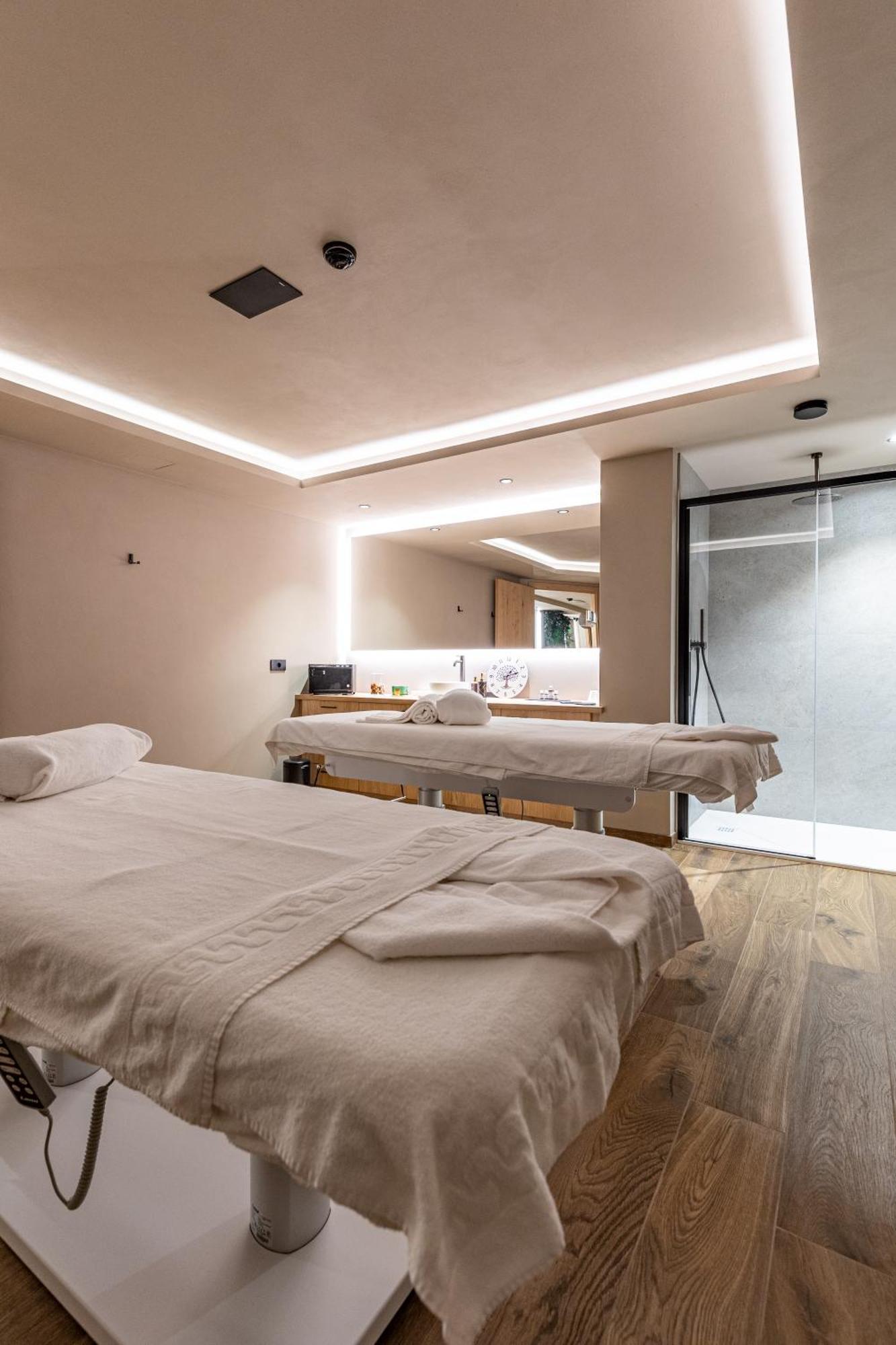 Paradiso Hotel 4*